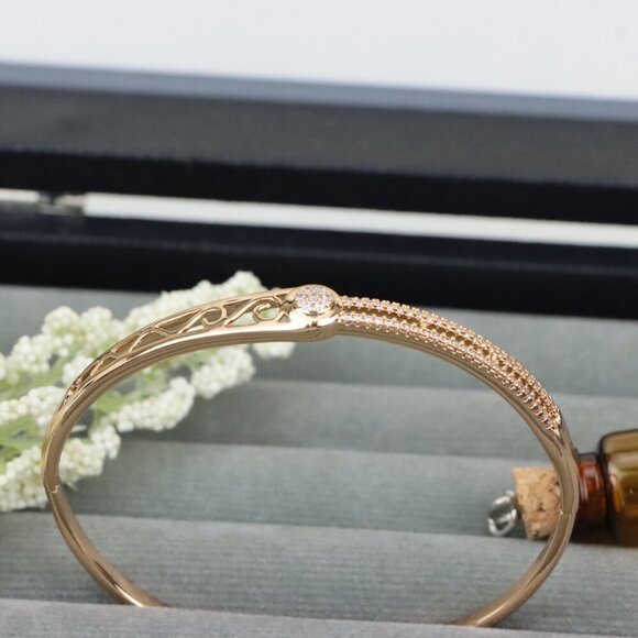 Elegant Rose Gold Bangle with Filigree & Sparkling Center Stone, XPBL0418 - Picture 12 of 12